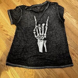 Zoe + Liv Women's Grey Skeleton Hand Graphic Burnout T-Shirt Size xL